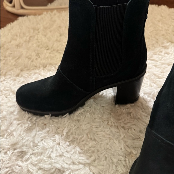 Ugg Hazel Chelsea Boot - Picture 6 of 10
